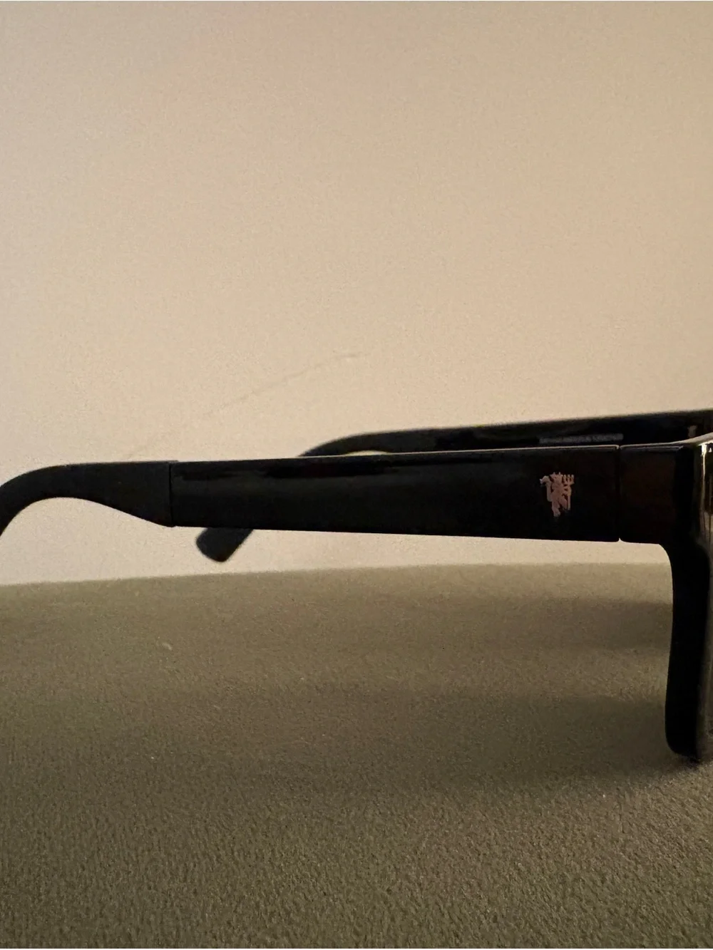 Maui Jim Mongoose MJ540-02UTD Manchester United Sunglasses Black / Neutral Grey